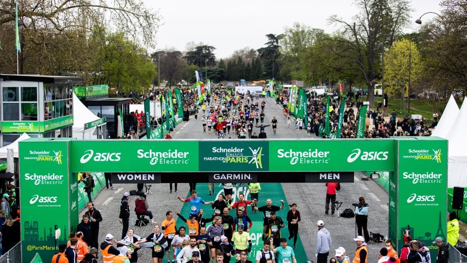 Paris marathon finish line